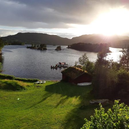 Teigen Leirstad, Feriehus Og Hytter Eikefjord Exteriör bild